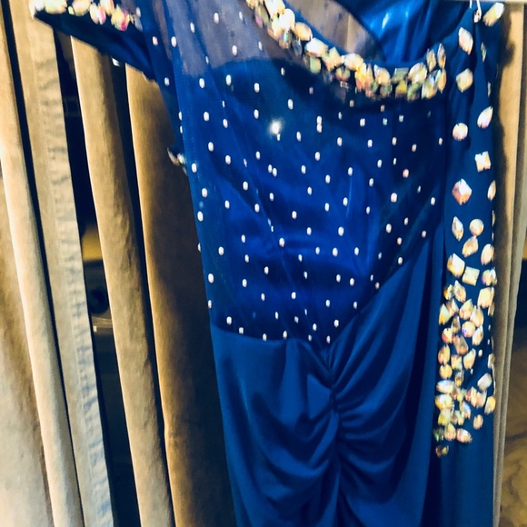 Formal full length prom gown. Blue w/iridescent - Picture 5 of 7